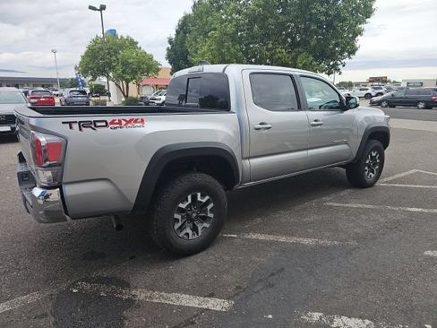 Used 2023 Toyota Tacoma TRD Off-Road AWD/4WD image 5