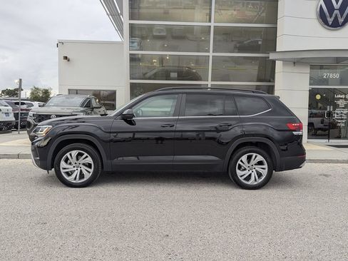 Certified 2023 Volkswagen Atlas SE w/ Panoramic Sunroof Package AWD/4WD image 4