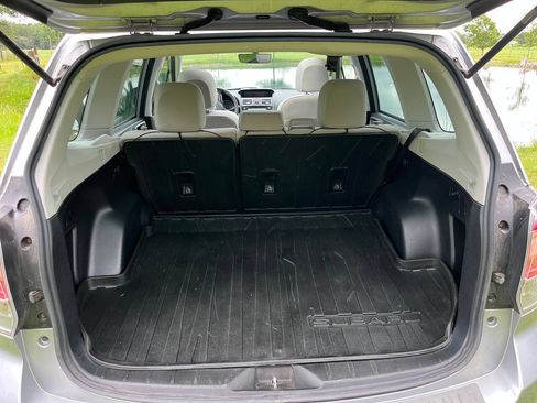 Used 2018 Subaru Forester 2.5i Premium w/ All-Weather Package AWD/4WD image 12