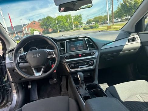 Used 2019 Hyundai Sonata SE w/ Cargo Package FWD image 14