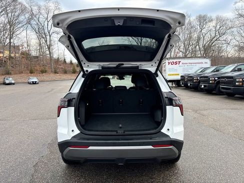 Certified 2026 Chevrolet Equinox LT w/ Convenience Package II AWD/4WD image 12