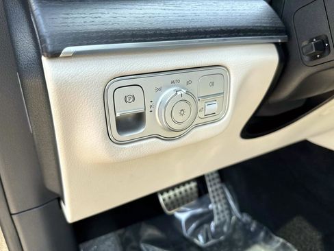 Used 2023 Mercedes-Benz GLS 580 4MATIC image 20