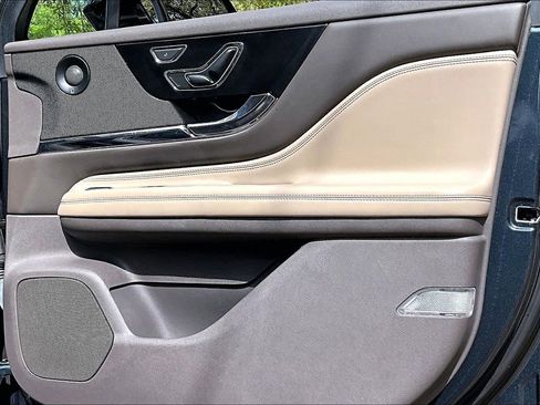 Used 2020 Lincoln Corsair Reserve FWD image 27