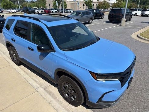 Used 2023 Honda Pilot TrailSport image 9