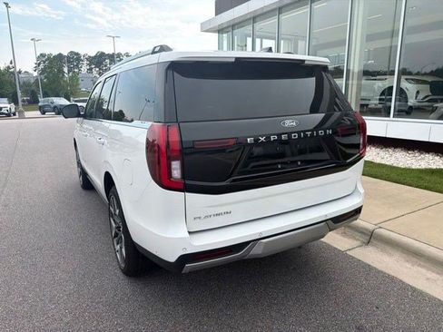 Used 2025 Ford Expedition Platinum w/ Platinum Ultimate Package AWD/4WD image 12