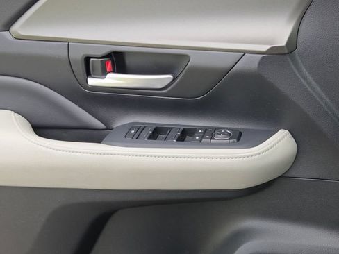 Certified 2025 Toyota Grand Highlander FWD image 27