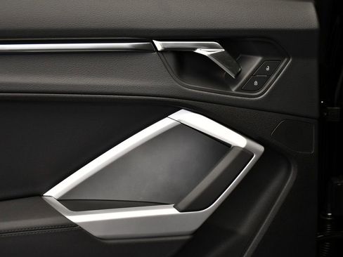 Used 2025 Audi Q3 2.0T Premium w/ Convenience Package image 40