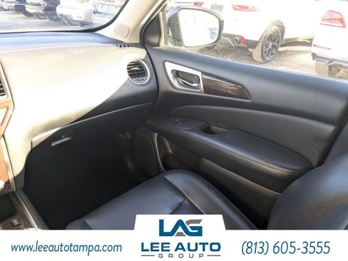 Used 2014 Nissan Pathfinder SL w/ SL Tech Package image 19