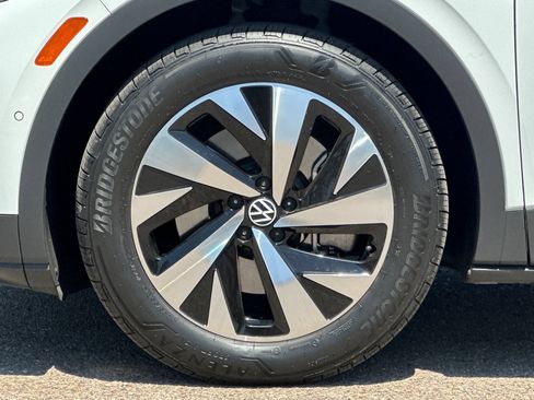 Used 2023 Volkswagen ID.4 Pro RWD image 26