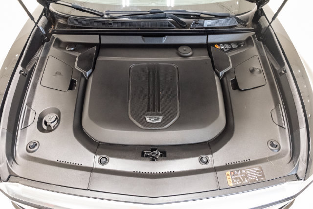 Used 2024 Cadillac Lyriq Luxury AWD/4WD image 3