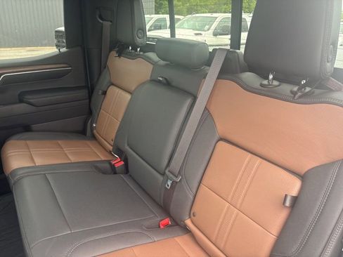 Used 2023 Chevrolet Silverado 1500 High Country w/ Technology Package AWD/4WD image 14