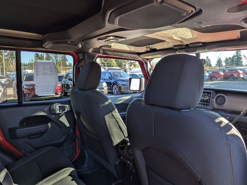 Used 2022 Jeep Gladiator Willys image 36