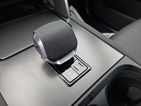 New 2026 Land Rover Discovery Sport Landmark image 13