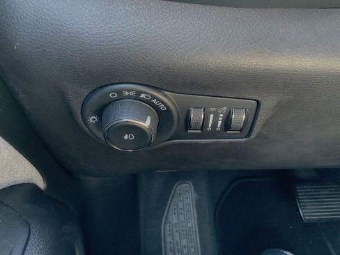 Used 2023 Jeep Compass Latitude AWD/4WD image 25