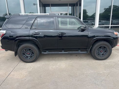 Used 2024 Toyota 4Runner SR5 Premium w/ Moonroof Package AWD/4WD image 5
