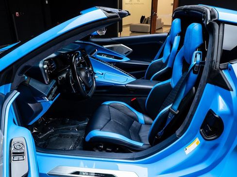 Used 2022 Chevrolet Corvette Stingray Premium Cpe w/ Battery Protection Package RWD image 25