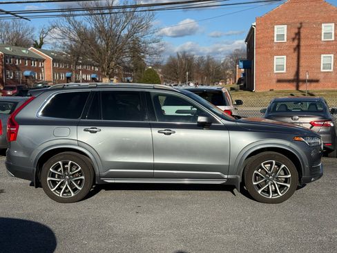 Used 2017 Volvo XC90 T6 Momentum w/ Vision Package image 7