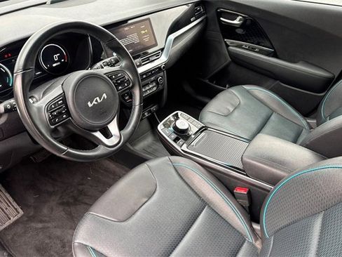 Used 2022 Kia Niro EX Premium image 10