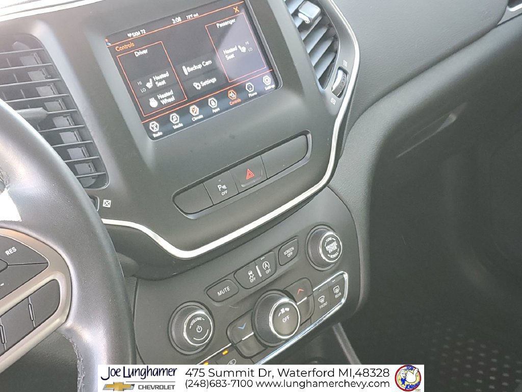 Used 2020 Jeep Cherokee Latitude Plus w/ Cold Weather Group AWD/4WD image 18
