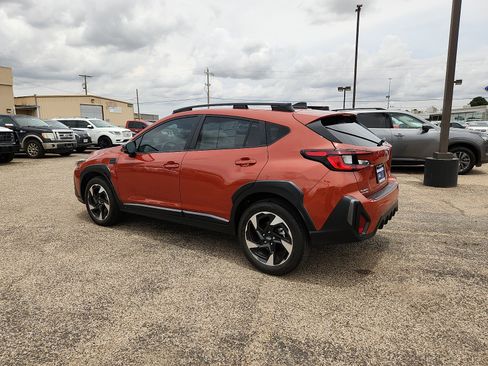Used 2024 Subaru Crosstrek 2.5i Limited w/ Crosstrek Mirror Package AWD/4WD image 4
