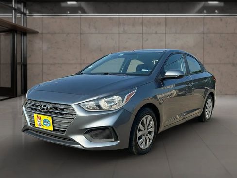 Used 2019 Hyundai Accent SE image 2