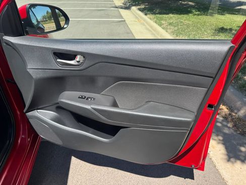 Used 2021 Hyundai Accent SE FWD image 17