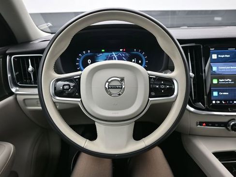 Used 2024 Volvo S60 B5 Ultimate image 23