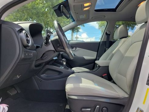 Used 2022 Hyundai Kona Limited AWD/4WD image 23