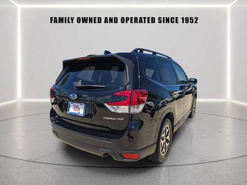 Certified 2023 Subaru Forester Premium AWD/4WD image 3