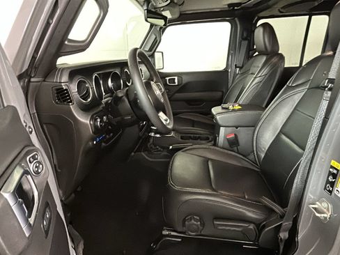 Used 2023 Jeep Wrangler Unlimited Sahara AWD/4WD image 13
