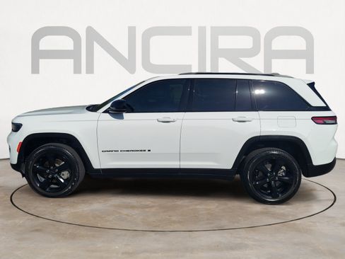 Used 2024 Jeep Grand Cherokee Limited AWD/4WD image 7