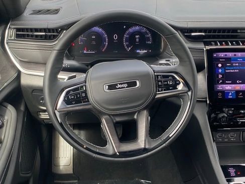 New 2025 Jeep Grand Cherokee Overland w/ Adv Protech Group III image 40