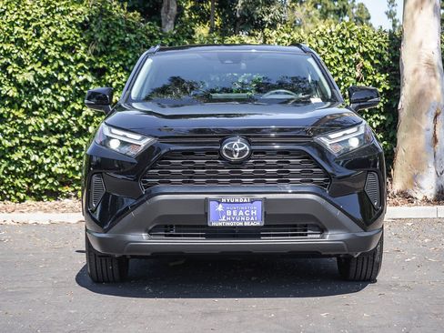 Used 2025 Toyota RAV4 LE AWD/4WD image 2