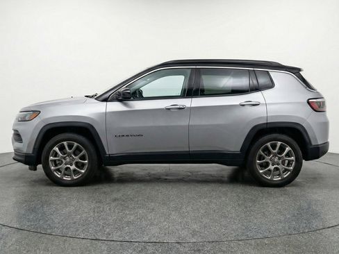 Used 2025 Jeep Compass Limited AWD/4WD image 5