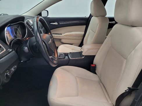 Used 2020 Chrysler 300 Touring image 17