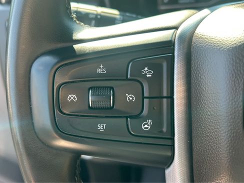 Used 2023 GMC Yukon XL SLT w/ SLT Premium Package AWD/4WD image 29