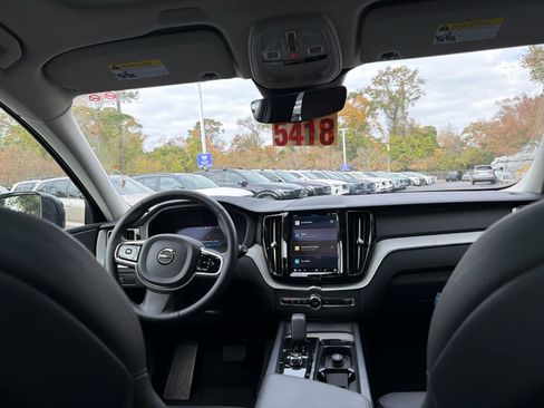 Certified 2025 Volvo XC60 B5 Plus image 58