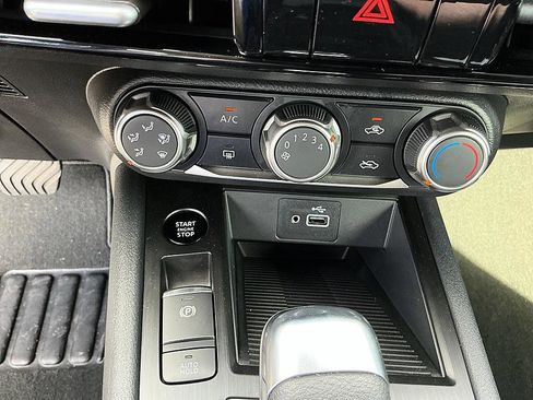 Certified 2025 Nissan Kicks S image 19