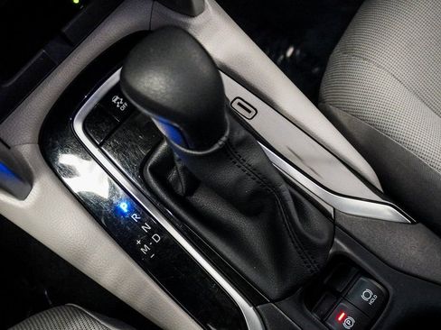 Used 2025 Toyota Corolla Cross LE image 21