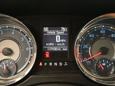 Used 2016 Chrysler Town & Country Touring FWD image 24