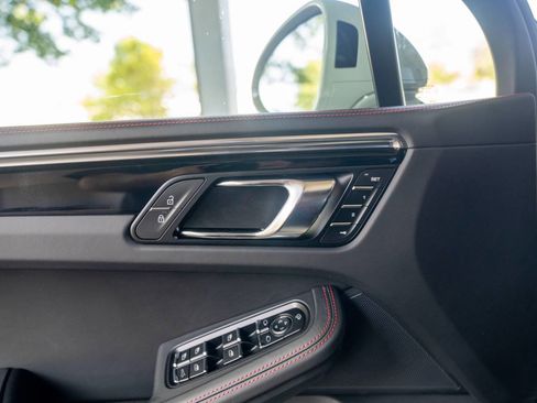 New 2026 Porsche Macan GTS image 15
