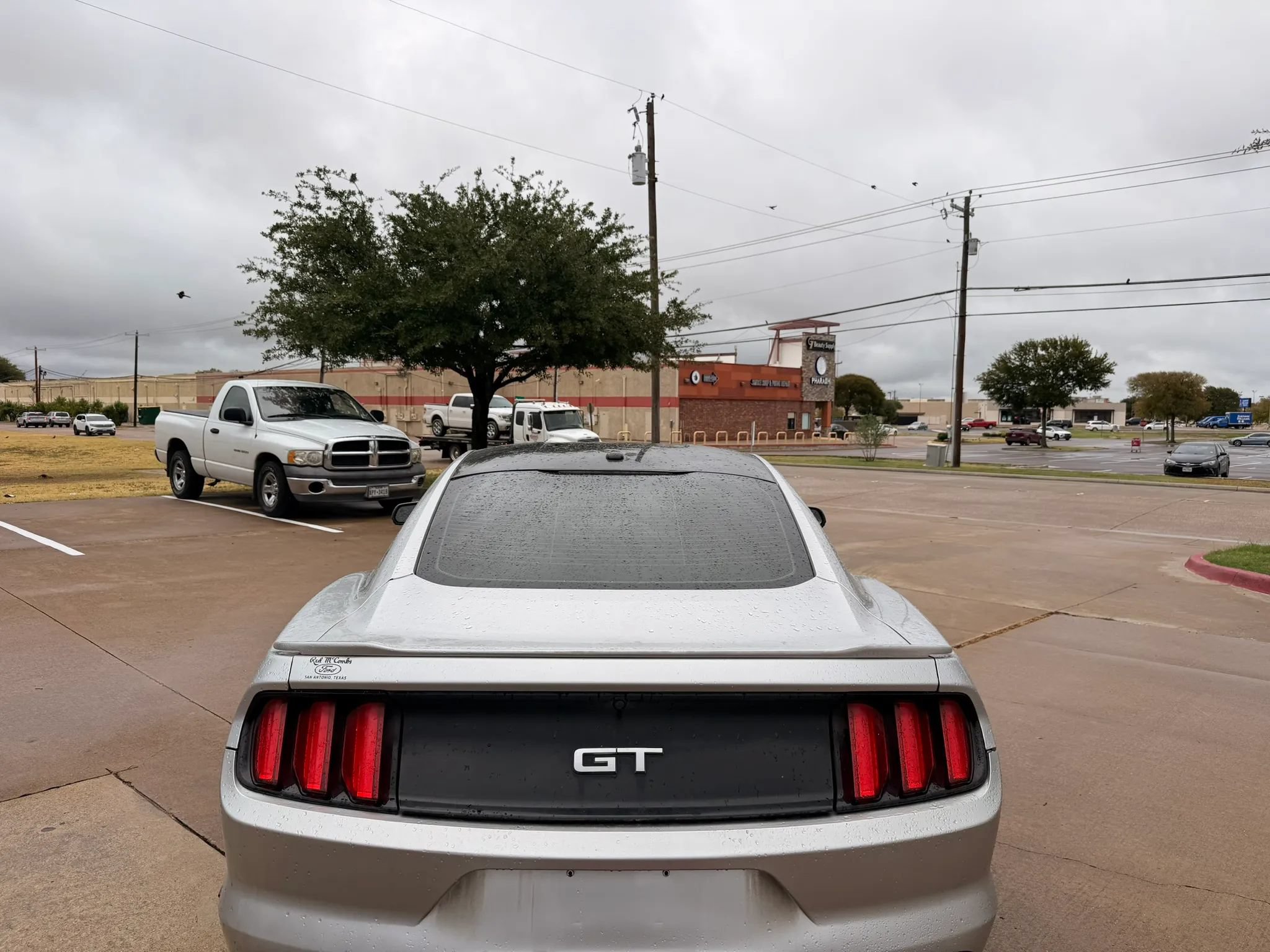 Used 2017 Ford Mustang GT Premium w/ GT Performance Package RWD image 3