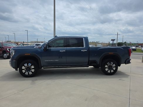 Used 2024 GMC Sierra 2500 Denali w/ Denali Reserve Package AWD/4WD image 4