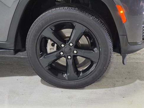 Certified 2022 Jeep Grand Cherokee L Laredo image 13