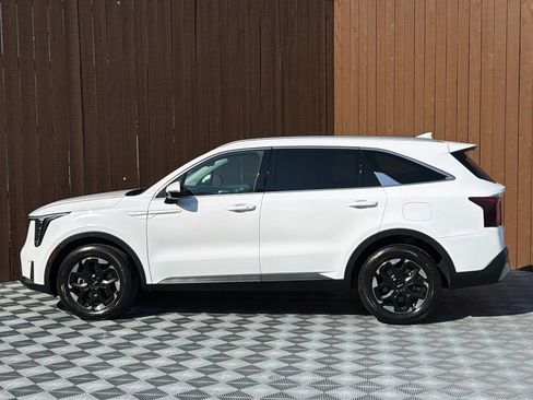 Used 2025 Kia Sorento S FWD image 14