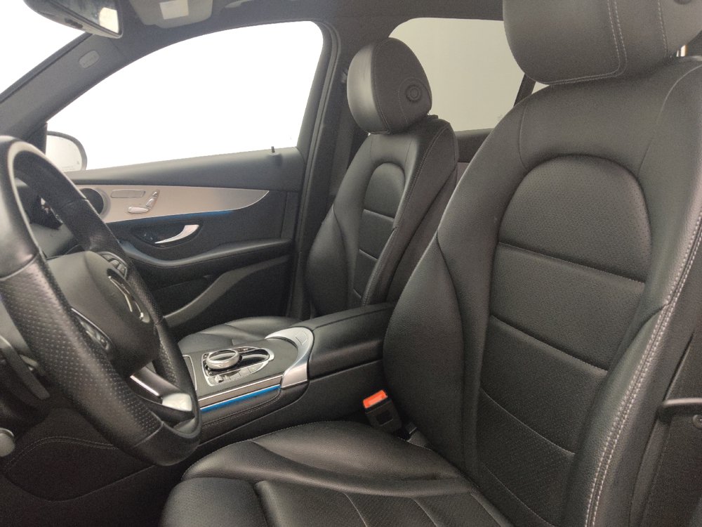 Used 2019 Mercedes-Benz GLC 300 4MATIC w/ Premium Package image 17