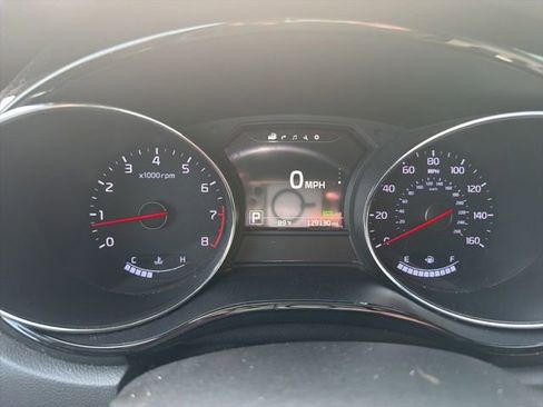 Used 2016 Kia Sedona SX FWD image 25