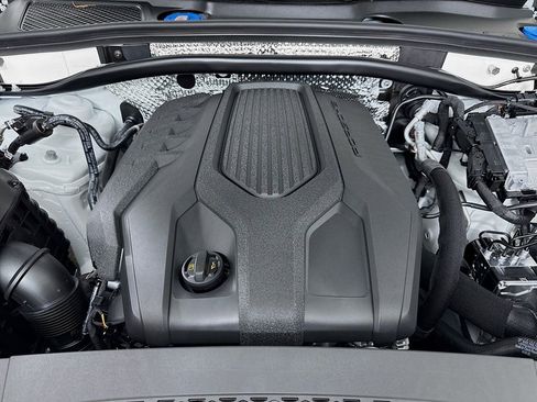 New 2026 Porsche Macan Turbo image 33