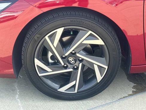 Used 2025 Hyundai Elantra Sport FWD image 5