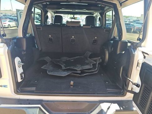 Used 2022 Jeep Wrangler Unlimited Rubicon 4xe w/ Cold Weather Group AWD/4WD image 18